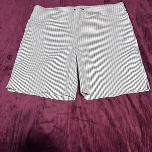 Hilary Radley white and navy striped shorts Size XXL